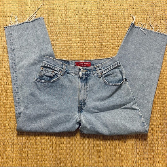 Vintage Retro Levi’s 550 Classic Relaxed Fit Highrise Taper Crop Light Wash Jean - Picture 3 of 12